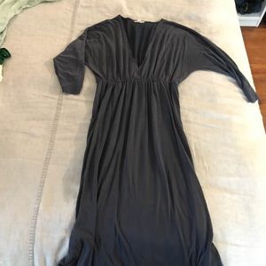 Velvety midi dress with pockets from UO